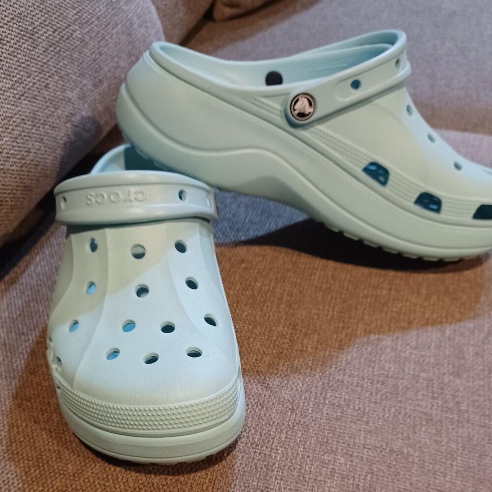 Womens Crocs